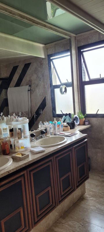 APARTAMENTO NASCENTE 4 SUÍTES VARANDA GABINETE DEPENDÊNCIA PISCINA À VENDA NO ITAIGARA! Rua Wanderley Pinho Salvador - 