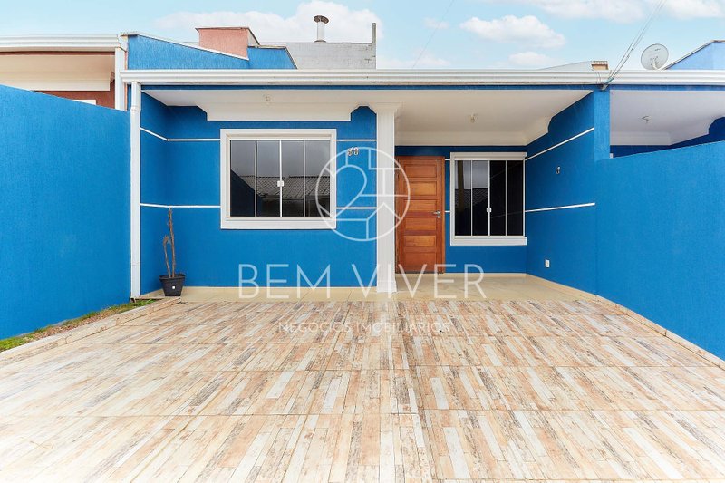 Casa Térrea com 3 Quartos, Quintal Amplo e Lavanderia com Teto Retrátil – Nações Avenida Polonia  Fazenda Rio Grande - 