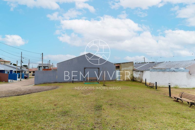Casa Térrea com 3 Quartos, Quintal Amplo e Lavanderia com Teto Retrátil – Nações Avenida Polonia  Fazenda Rio Grande - 