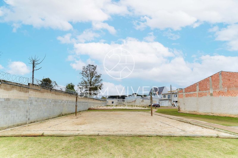 Casa Térrea com 3 Quartos, Quintal Amplo e Lavanderia com Teto Retrátil – Nações Avenida Polonia  Fazenda Rio Grande - 