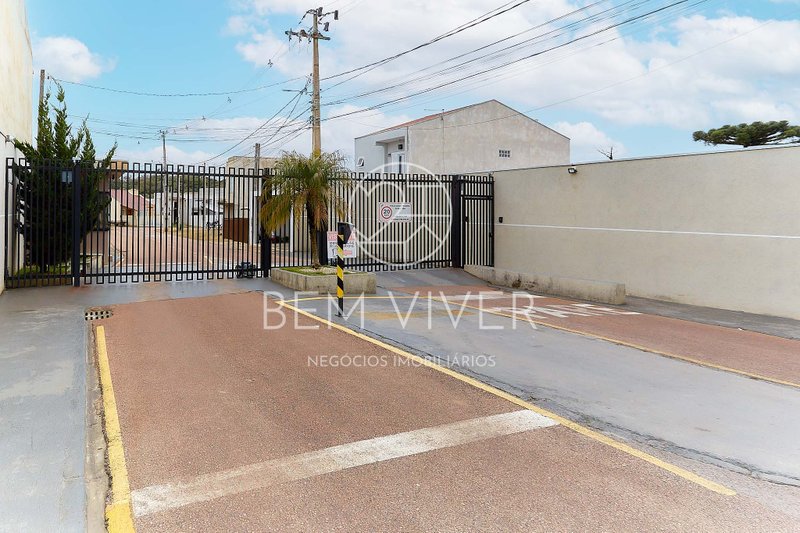 Casa Térrea com 3 Quartos, Quintal Amplo e Lavanderia com Teto Retrátil – Nações Avenida Polonia  Fazenda Rio Grande - 