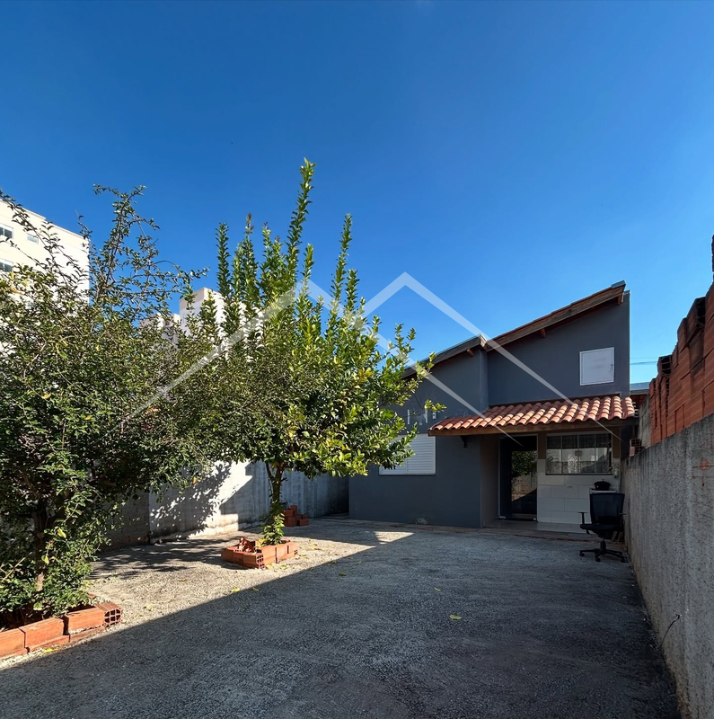 Casa moderna com quintal grande com área verde, Jd Constelações, Salto-SP - Salto - 