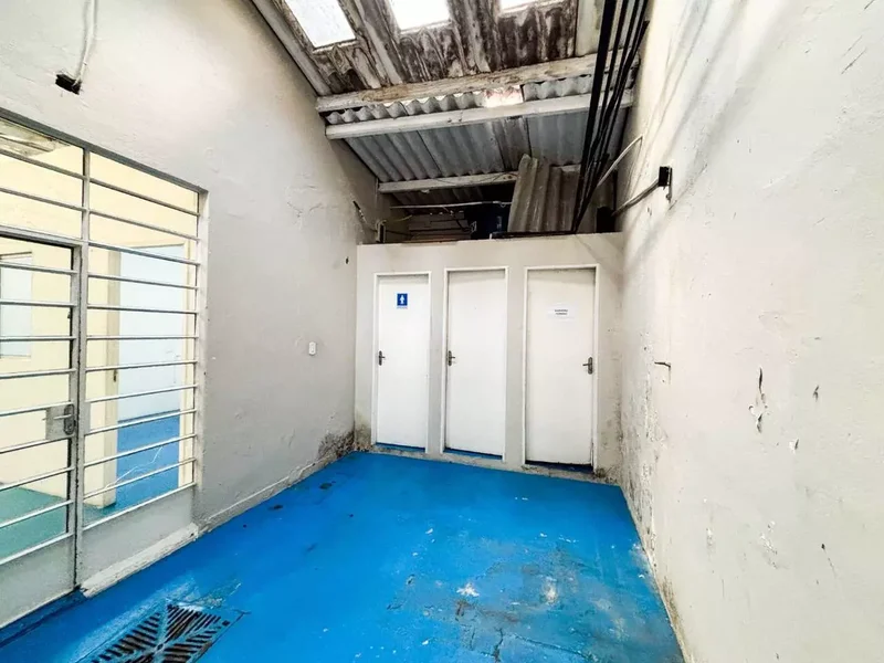 VENDO GALPÃO 450M2 - IDEAL PARA CONSTRUÇÃO DE EDIFÍCIO Rua Cardeal Arcoverde São Paulo - 