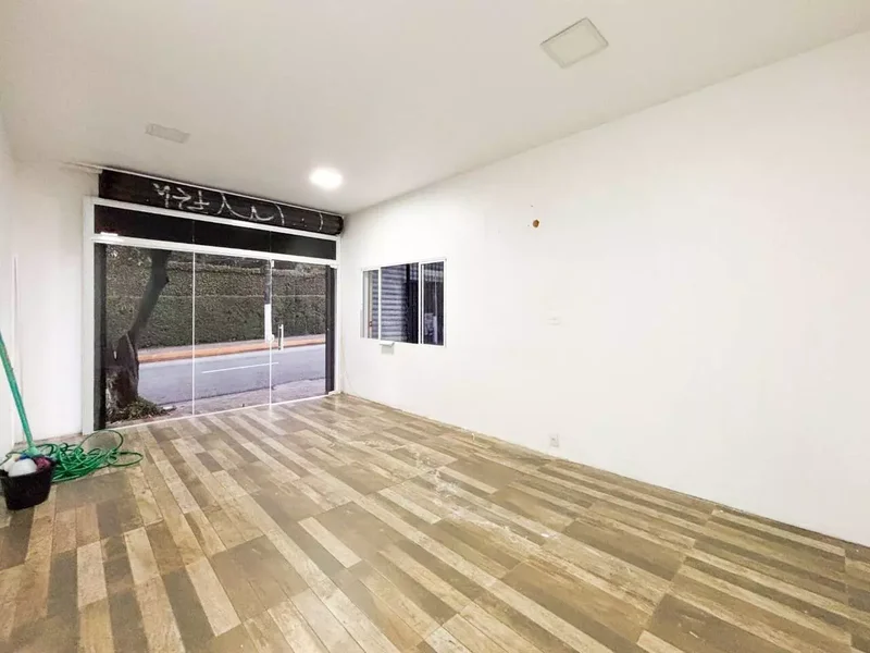 VENDO GALPÃO 450M2 - IDEAL PARA CONSTRUÇÃO DE EDIFÍCIO Rua Cardeal Arcoverde São Paulo - 