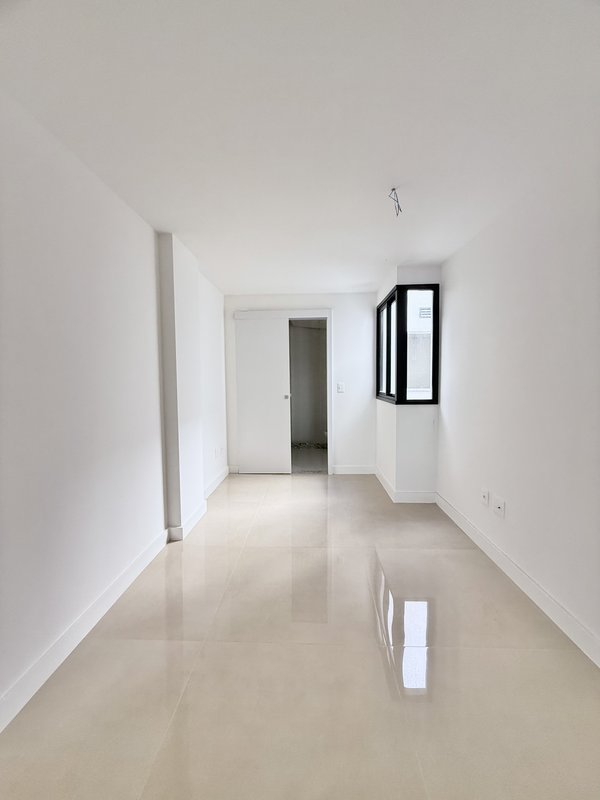 Apartamento novo frontal com 3 suítes no Jardim Oceânico - Rio de Janeiro - 