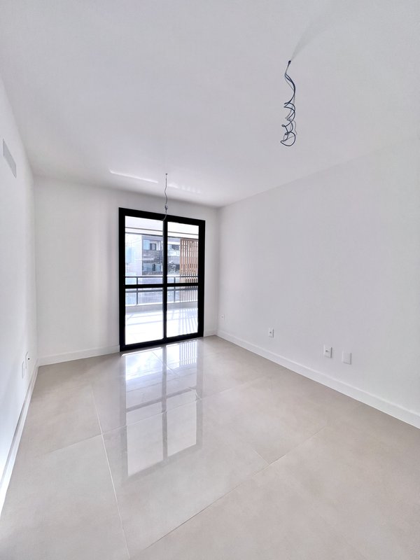 Apartamento novo frontal com 3 suítes no Jardim Oceânico  Rio de Janeiro - 