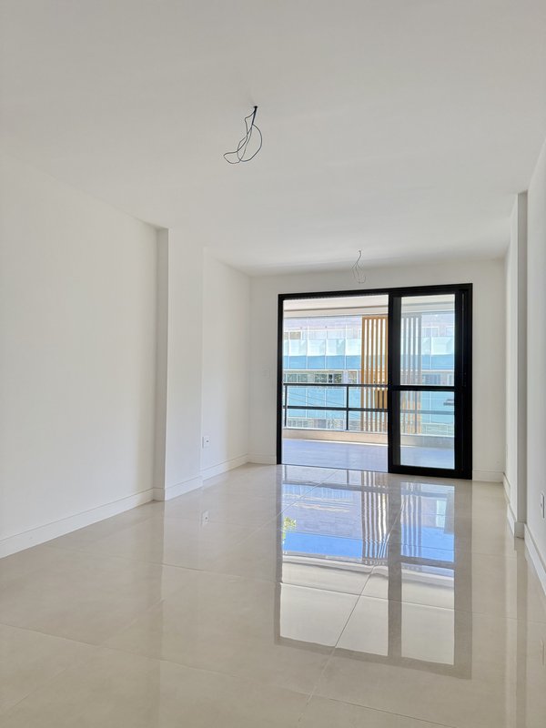 Apartamento novo frontal com 3 suítes no Jardim Oceânico - Rio de Janeiro - 