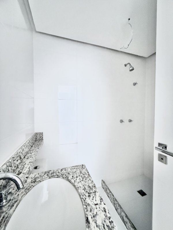 Apartamento novo frontal com 3 suítes no Jardim Oceânico  Rio de Janeiro - 