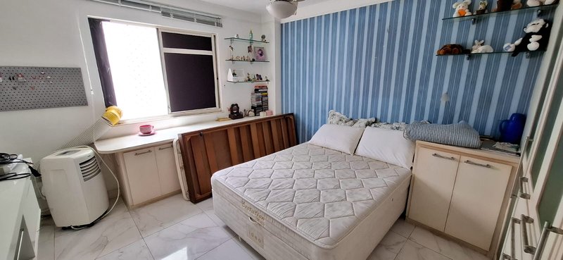 APARTAMENTO COBERTURA 4 QUARTOS 3 SUÍTES VARANDAS 3 GARAGENS À VENDA NO RIO VERMELHO! Rua Rodrigo Argollo Salvador - 