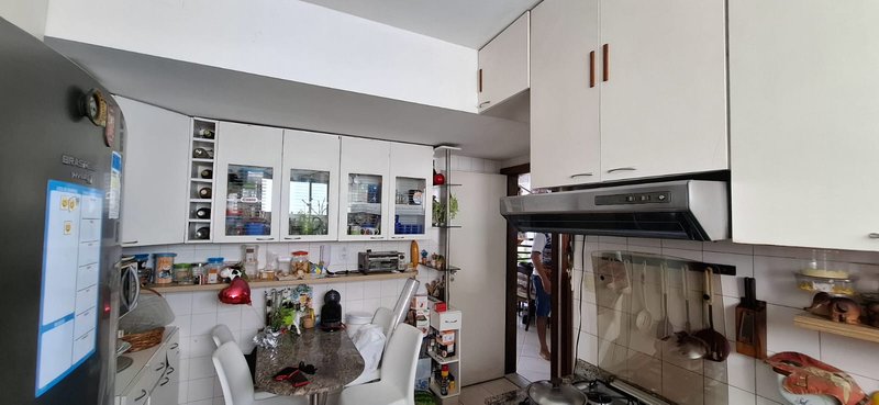 APARTAMENTO COBERTURA 4 QUARTOS 3 SUÍTES VARANDAS 3 GARAGENS À VENDA NO RIO VERMELHO! Rua Rodrigo Argollo Salvador - 