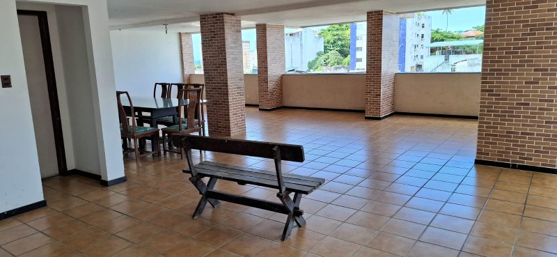 APARTAMENTO COBERTURA 4 QUARTOS 3 SUÍTES VARANDAS 3 GARAGENS À VENDA NO RIO VERMELHO! Rua Rodrigo Argollo Salvador - 