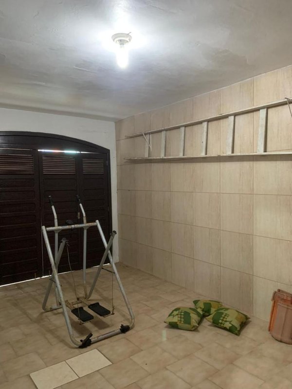 Casa com 3 quartos, sendo 2 suítes, churrasqueira e garagem fechada. Próximo ao MAR Rua Arabutã Capão da Canoa - 