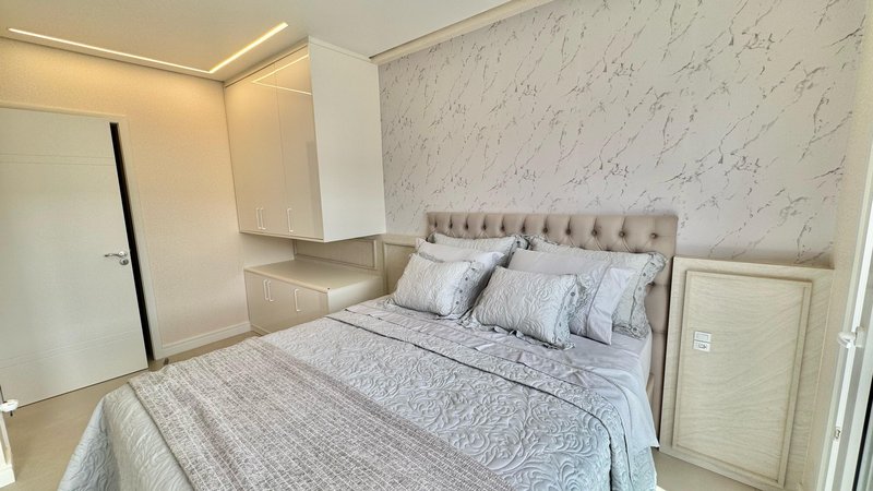 Casa com 4 quartos, sendo 2 suítes, MOBILIADA, em Condomínio Fechado, MURANO, em Capão Rua Roberto Carlos Wagner Capão da Canoa - 