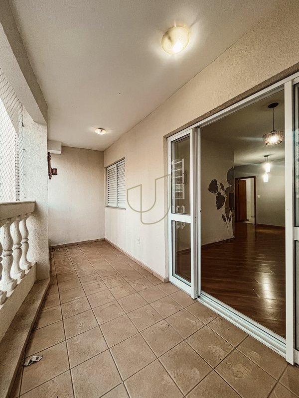 Apartamento com 4 Dormitórios no Edifício Mediterrâneo Rua Professor Roberval Froes São José dos Campos - 