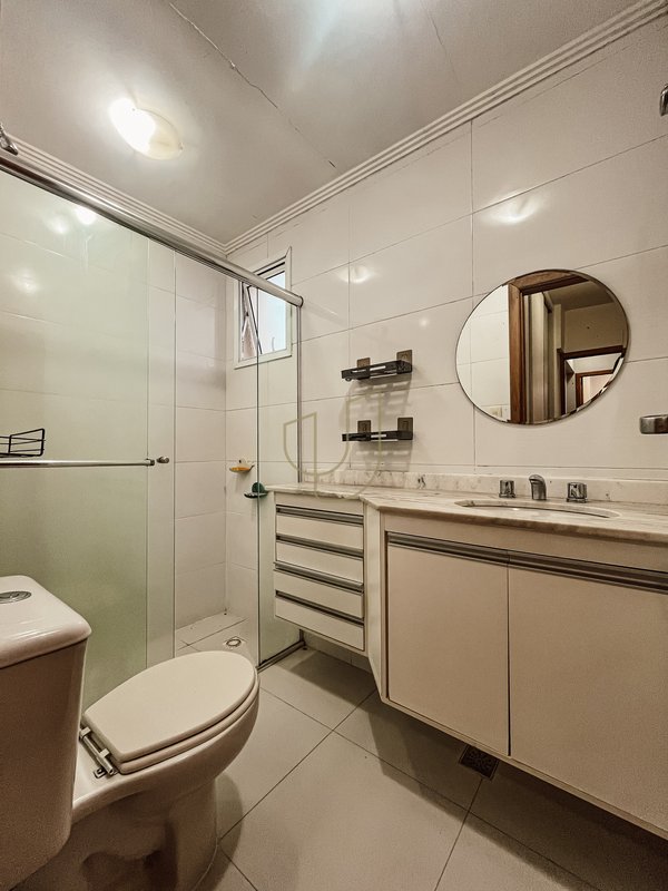 Apartamento com 4 Dormitórios no Edifício Mediterrâneo Rua Professor Roberval Froes São José dos Campos - 