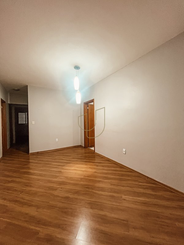 Apartamento com 4 Dormitórios no Edifício Mediterrâneo Rua Professor Roberval Froes São José dos Campos - 