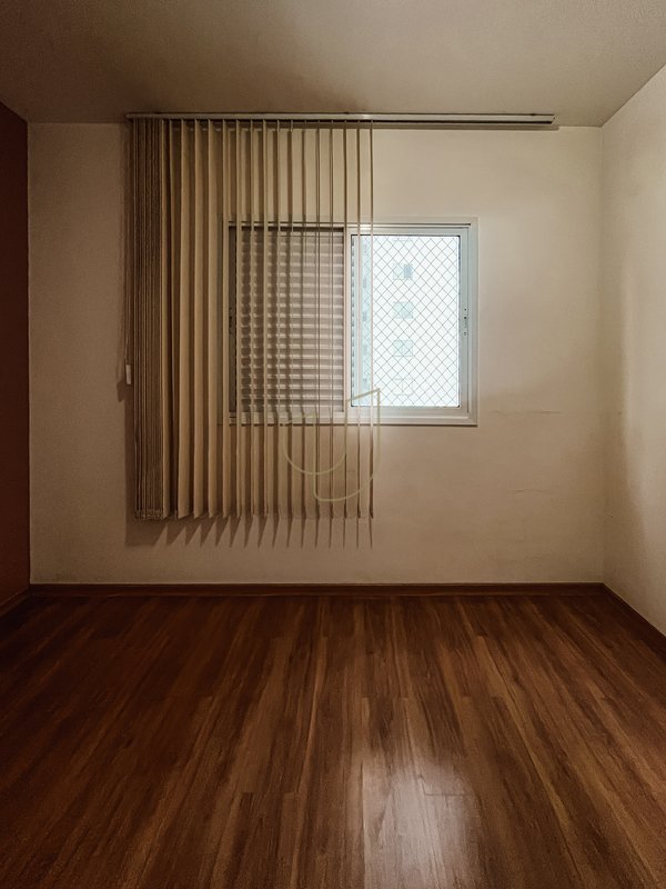 Apartamento com 4 Dormitórios no Edifício Mediterrâneo Rua Professor Roberval Froes São José dos Campos - 