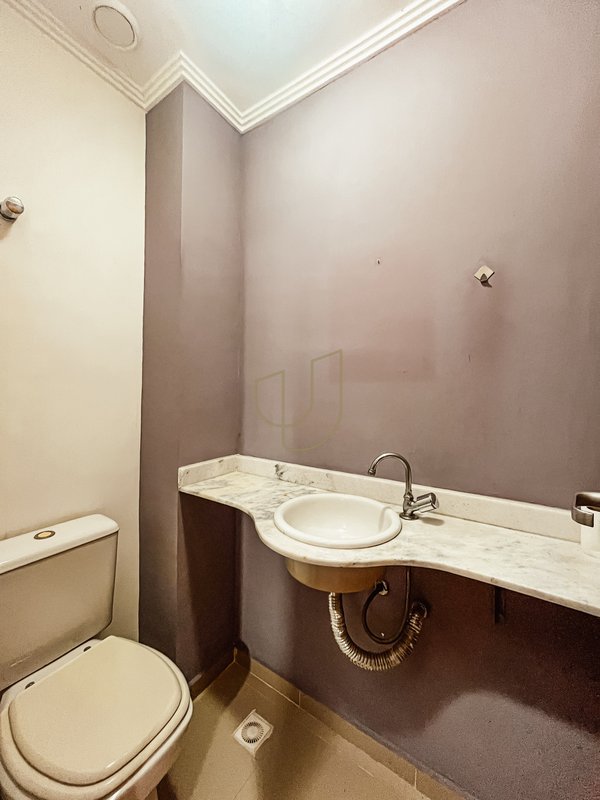 Apartamento com 4 Dormitórios no Edifício Mediterrâneo Rua Professor Roberval Froes São José dos Campos - 