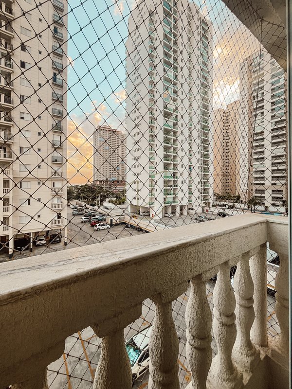 Apartamento com 4 Dormitórios no Edifício Mediterrâneo Rua Professor Roberval Froes São José dos Campos - 