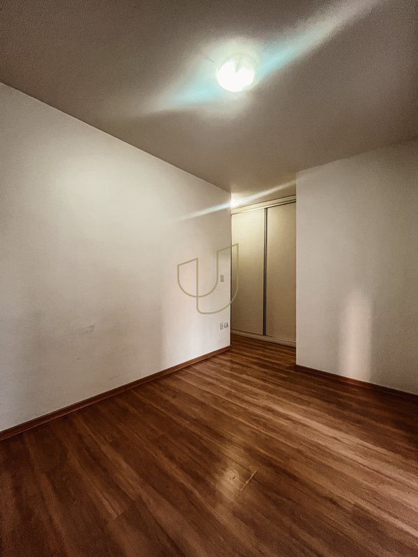 Apartamento com 4 Dormitórios no Edifício Mediterrâneo Rua Professor Roberval Froes São José dos Campos - 