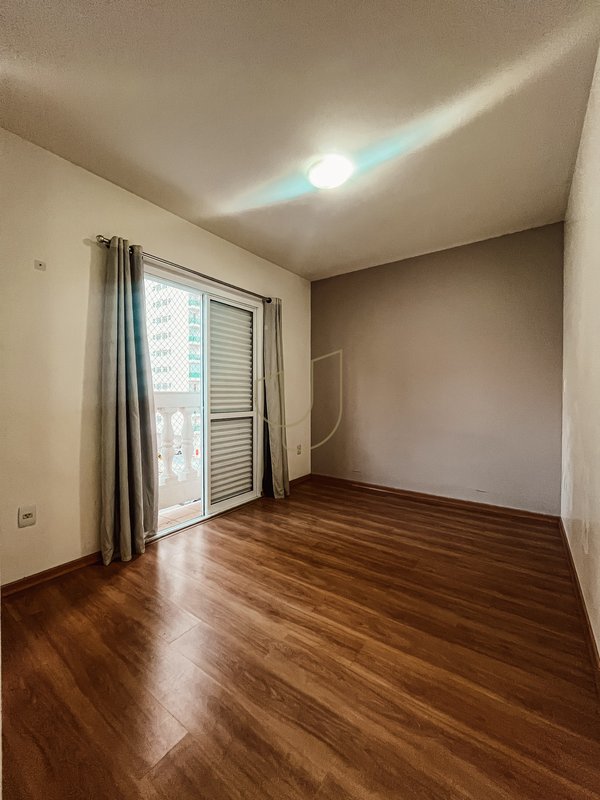 Apartamento com 4 Dormitórios no Edifício Mediterrâneo Rua Professor Roberval Froes São José dos Campos - 