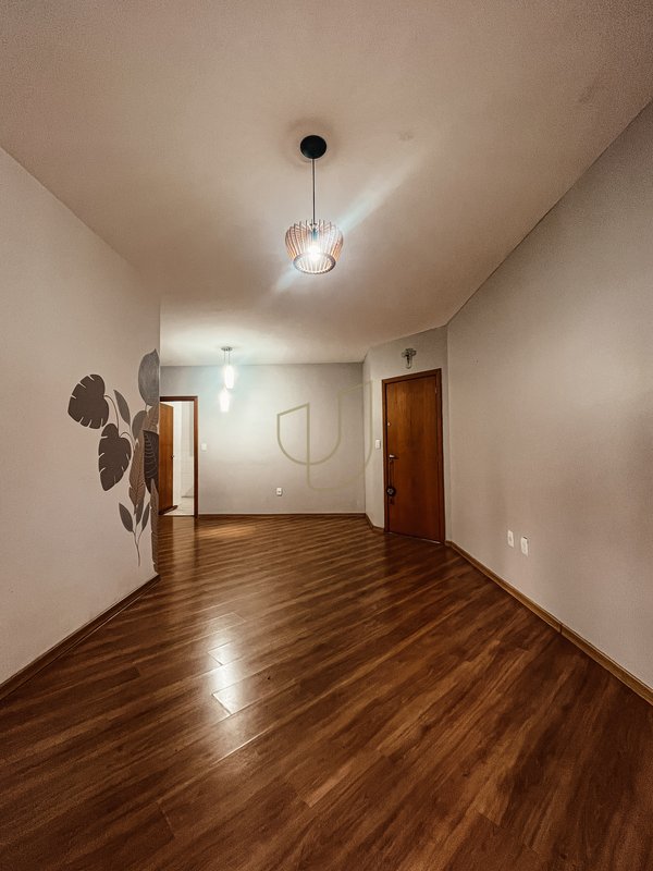 Apartamento com 4 Dormitórios no Edifício Mediterrâneo Rua Professor Roberval Froes São José dos Campos - 