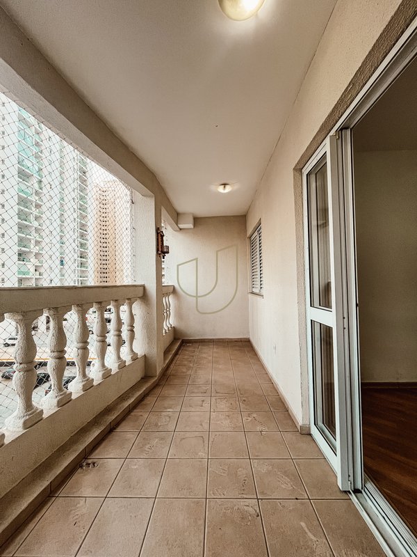 Apartamento com 4 Dormitórios no Edifício Mediterrâneo Rua Professor Roberval Froes São José dos Campos - 