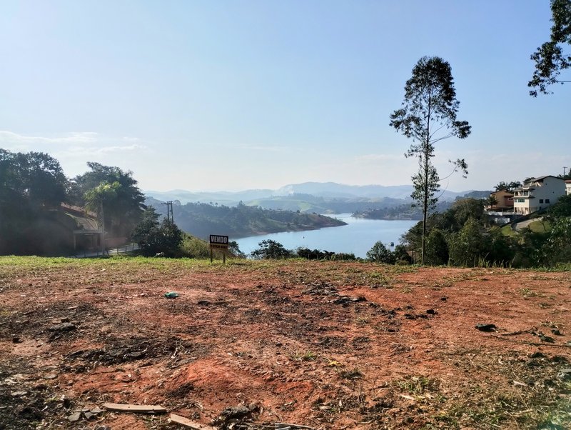 Terreno com boa topografia e com vista para a represa no Paraíso de Igaratá - Igaratá - 