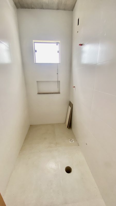 SOBRADO COM 1 SUÍTE MAIS 2 DORMITÓRIOS NO RIO BRANCO - Brusque - 