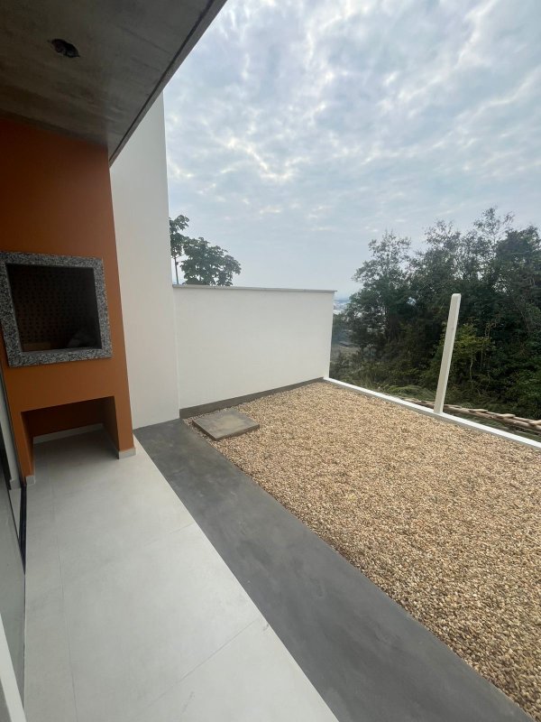 SOBRADO COM 2 DORMITÓRIOS NO RIO BRANCO - Brusque - 