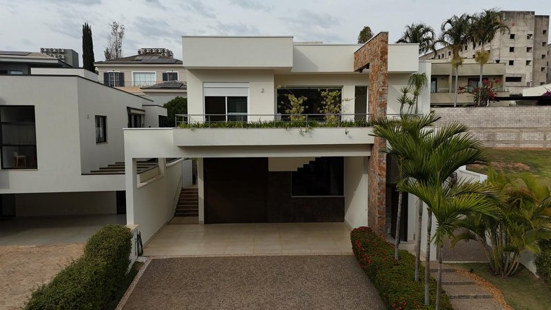 Sobrado à venda no Residencial Parque das Sapucaias – Campinas Rua Giuseppe Máximo Scolfaro Campinas - 