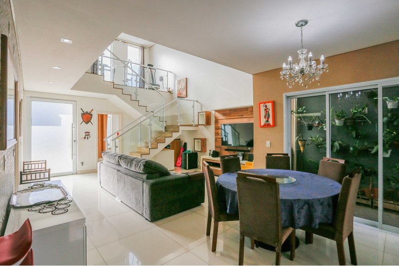 Casa à venda - 236m - R$ 1.200.000 - 3 Suites - Condomínio Portal da Primavera Sorocaba/SP Rua Vidal de Araújo Sorocaba - 