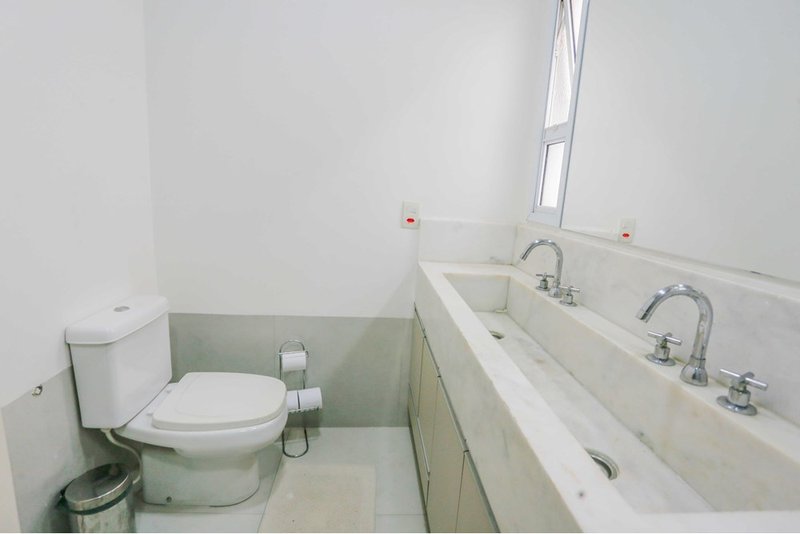Casa à venda - 236m - R$ 1.200.000 - 3 Suites - Condomínio Portal da Primavera Sorocaba/SP Rua Vidal de Araújo Sorocaba - 