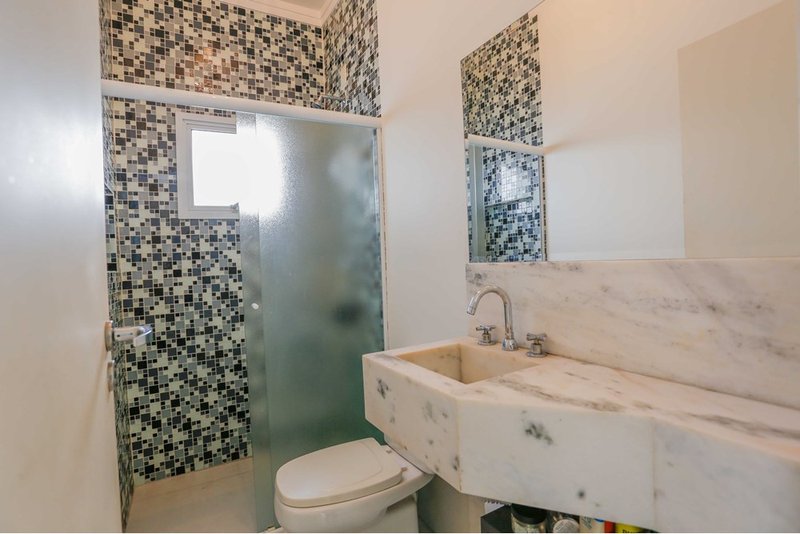 Casa à venda - 236m - R$ 1.200.000 - 3 Suites - Condomínio Portal da Primavera Sorocaba/SP Rua Vidal de Araújo Sorocaba - 