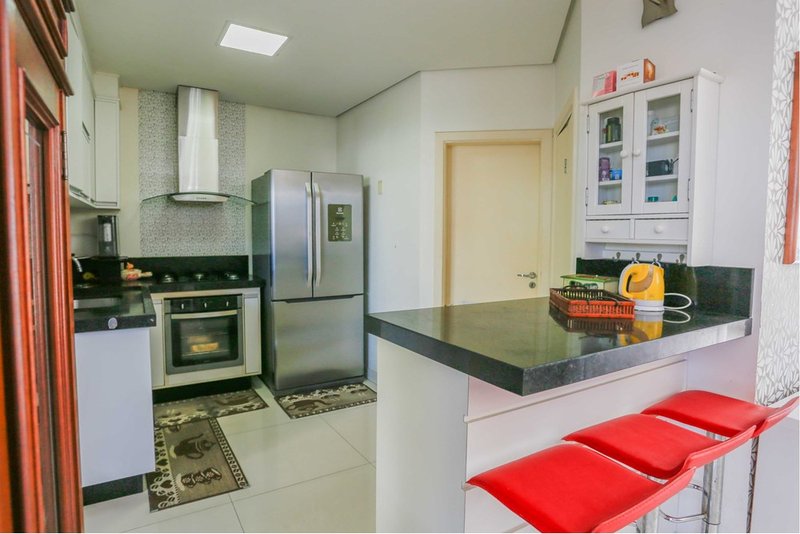 Casa à venda - 236m - R$ 1.200.000 - 3 Suites - Condomínio Portal da Primavera Sorocaba/SP Rua Vidal de Araújo Sorocaba - 