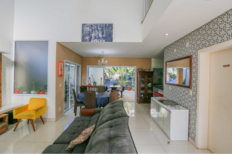 Casa à venda - 236m - R$ 1.200.000 - 3 Suites - Condomínio Portal da Primavera Sorocaba/SP Rua Vidal de Araújo Sorocaba - 