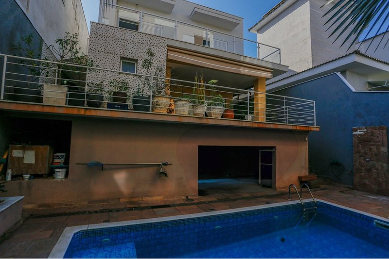 Casa à venda - 236m - R$ 1.200.000 - 3 Suites - Condomínio Portal da Primavera Sorocaba/SP Rua Vidal de Araújo Sorocaba - 