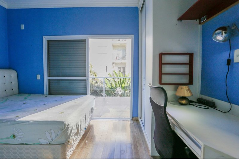 Casa à venda - 236m - R$ 1.200.000 - 3 Suites - Condomínio Portal da Primavera Sorocaba/SP Rua Vidal de Araújo Sorocaba - 