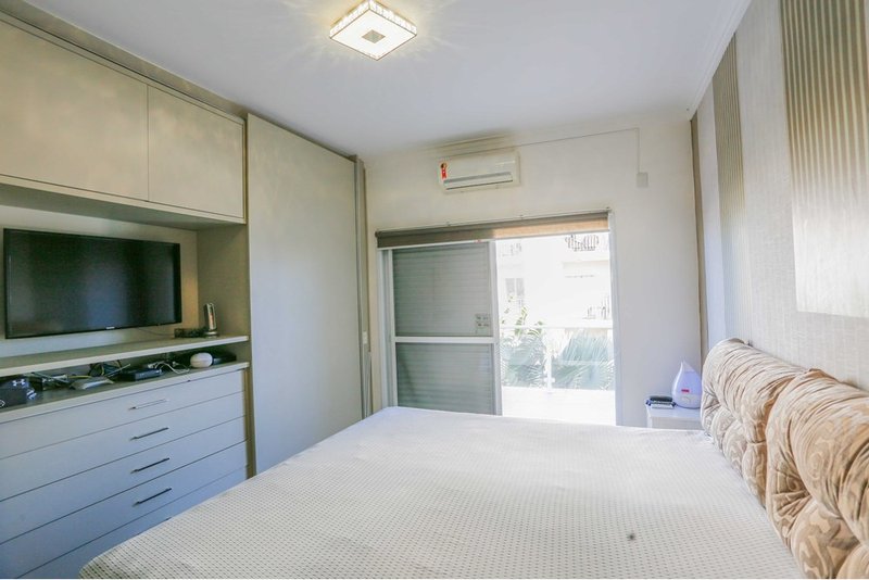 Casa à venda - 236m - R$ 1.200.000 - 3 Suites - Condomínio Portal da Primavera Sorocaba/SP Rua Vidal de Araújo Sorocaba - 