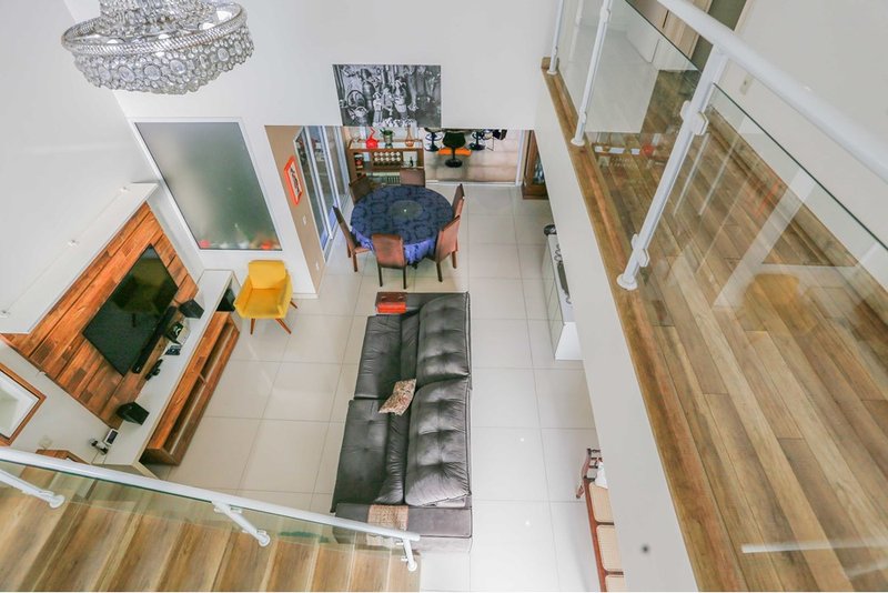 Casa à venda - 236m - R$ 1.200.000 - 3 Suites - Condomínio Portal da Primavera Sorocaba/SP Rua Vidal de Araújo Sorocaba - 