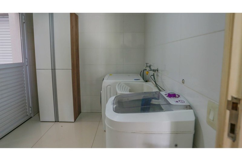 Casa à venda - 236m - R$ 1.200.000 - 3 Suites - Condomínio Portal da Primavera Sorocaba/SP Rua Vidal de Araújo Sorocaba - 