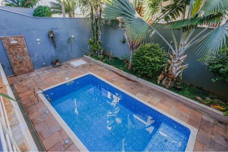 Casa à venda - 236m - R$ 1.200.000 - 3 Suites - Condomínio Portal da Primavera Sorocaba/SP Rua Vidal de Araújo Sorocaba - 