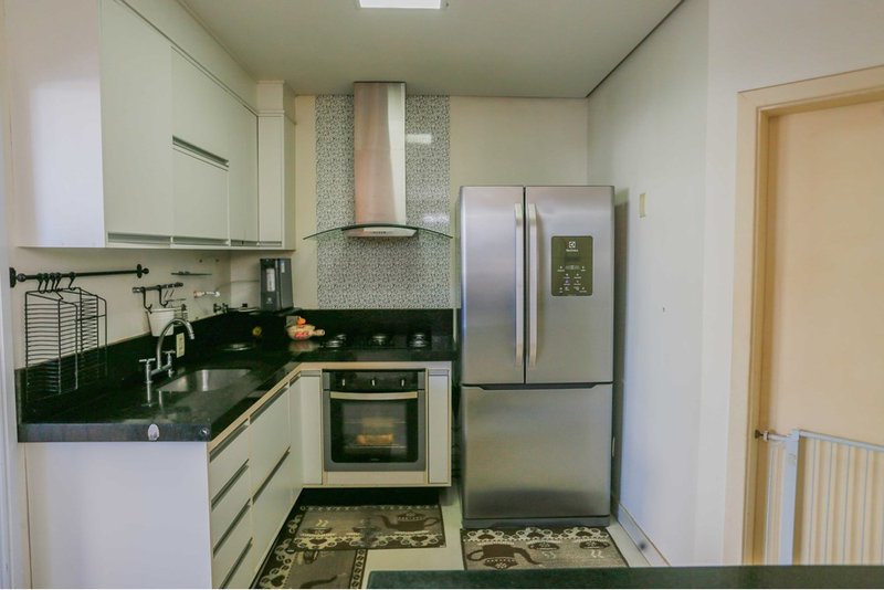 Casa à venda - 236m - R$ 1.200.000 - 3 Suites - Condomínio Portal da Primavera Sorocaba/SP Rua Vidal de Araújo Sorocaba - 