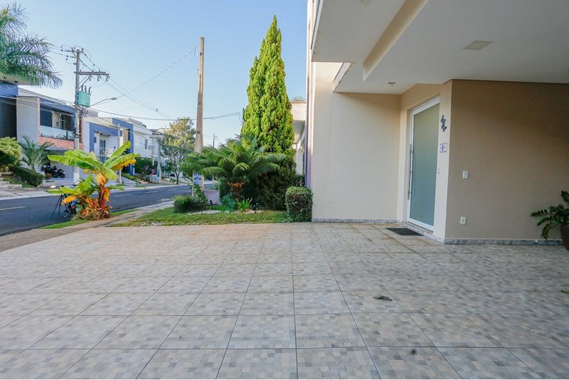 Casa à venda - 236m - R$ 1.200.000 - 3 Suites - Condomínio Portal da Primavera Sorocaba/SP Rua Vidal de Araújo Sorocaba - 