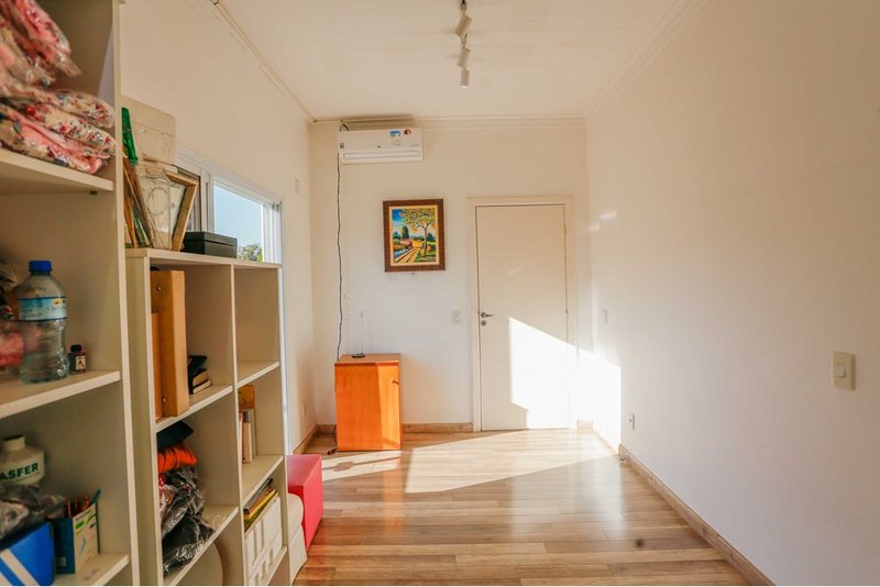 Casa à venda - 236m - R$ 1.200.000 - 3 Suites - Condomínio Portal da Primavera Sorocaba/SP Rua Vidal de Araújo Sorocaba - 