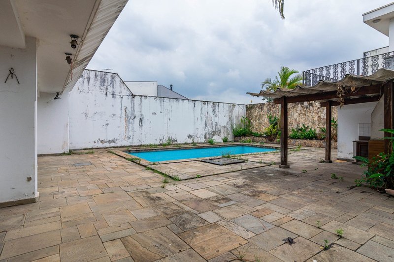 Sobrado 628m² no Alto da Lapa 2 suítes 8 vagas Rua Curuzu São Paulo - 