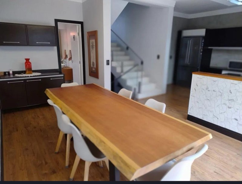 Casa à venda no Parque Rural Fazenda Santa Cândida – Campinas Rua Mirta Coluccini Porto Campinas - 