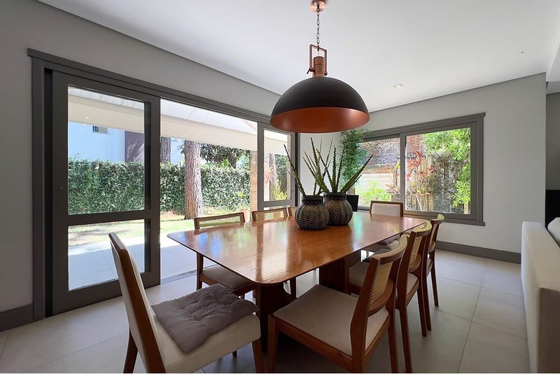 Casa com 4 quartos, TODOS suítes, em Condomínio exclusivo, na Praia de Atlantida, Xangrila Av Central Xangri-lá - 