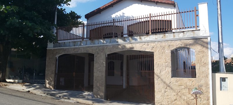 ÓTIMA OPÇÃO - CASA GRANDE PARA RESIDENCIA OU COMERCIO NO CENTRO DE BOITUVA/SP Rua Seis de Setembro Boituva - 