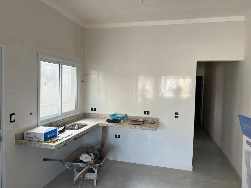 🏡 Oportunidade Imperdível em reforma!! – Casa à Venda no Golfinho - Caraguatatuba - 